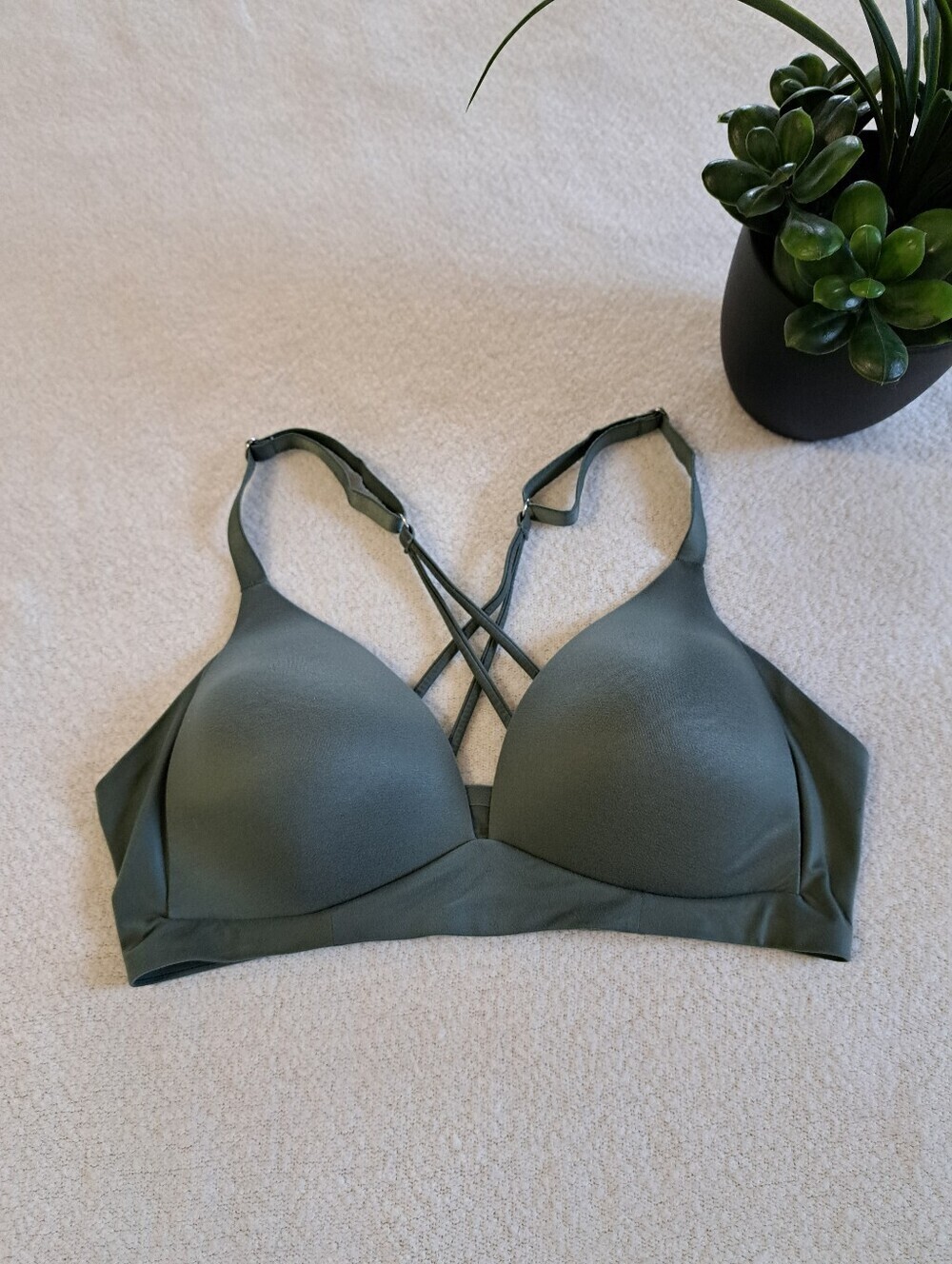Aerie Real Sunnie Bra Size 34C Green Strappy Wire Free Lounge Casual Neutral